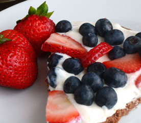 Dessert Pizza Recipe with Strawberries and Blueberries